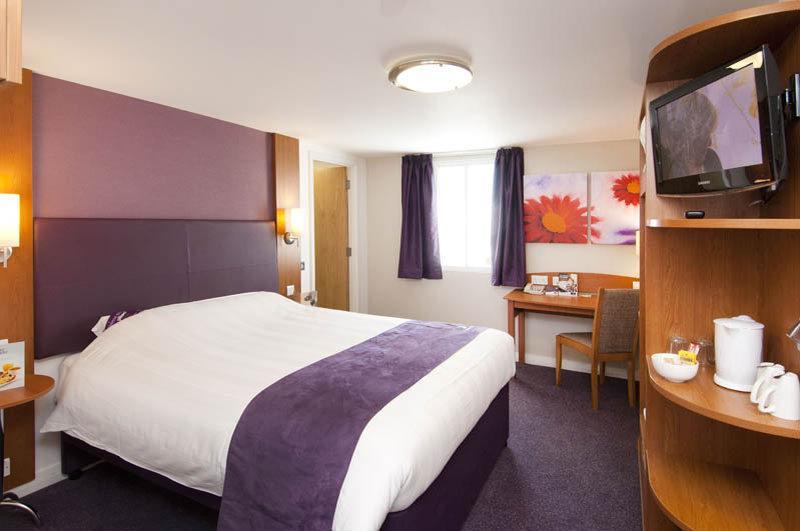 Premier Inn Runcorn Esterno foto
